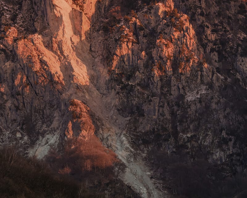 100% crop from final image showing sharp detail